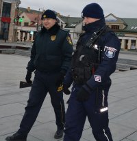 Wspólny patrol policjantów i strażników miejskich